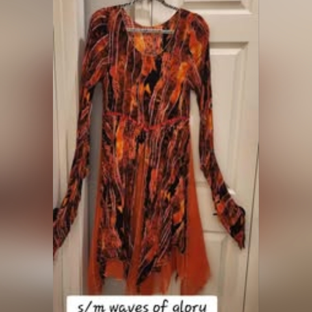 Waves Of Glory Worship Garment